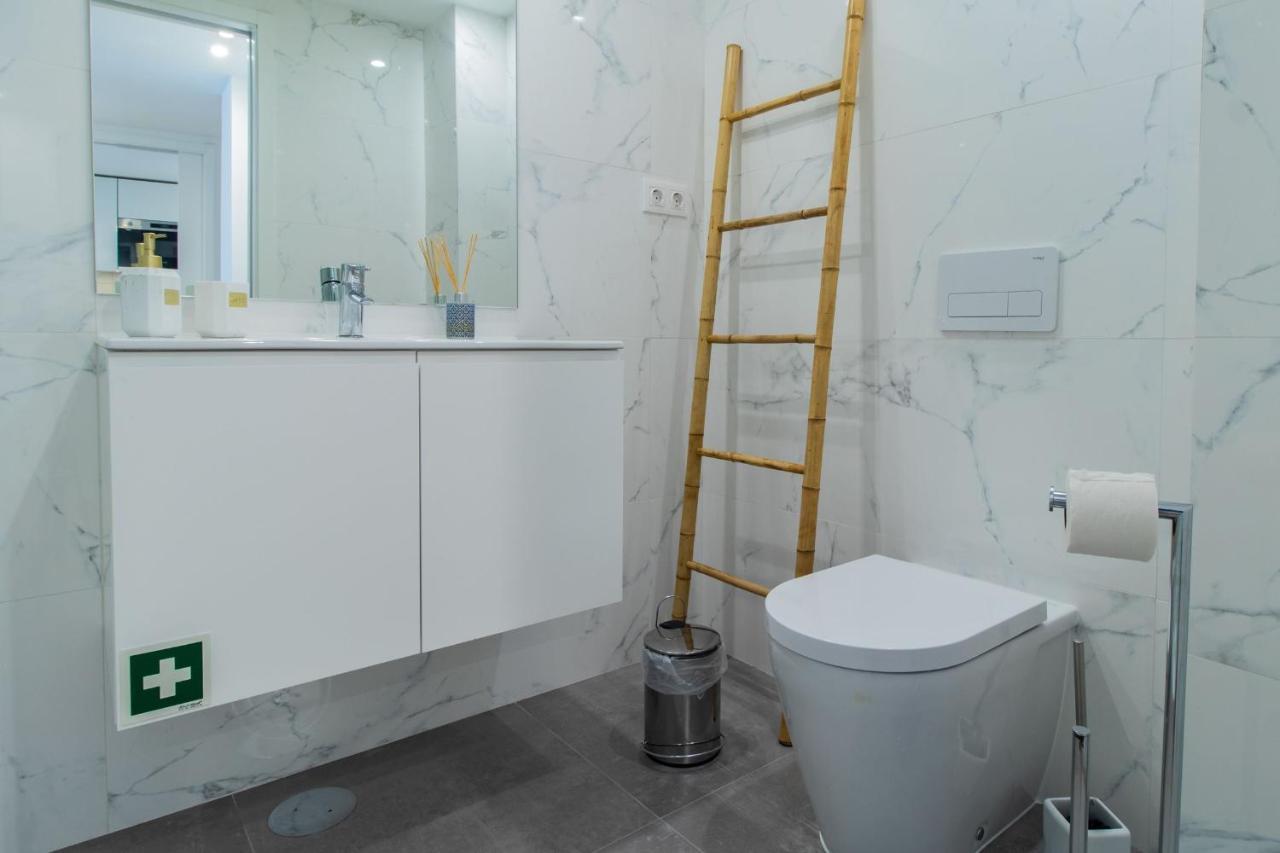 Stunning Apartment W/ Free Parking By Lovelystay Porto Buitenkant foto