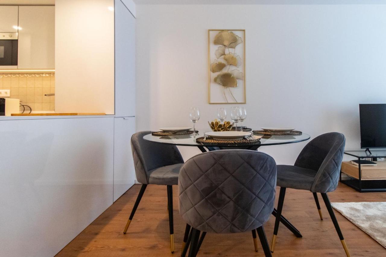 Stunning Apartment W/ Free Parking By Lovelystay Porto Buitenkant foto