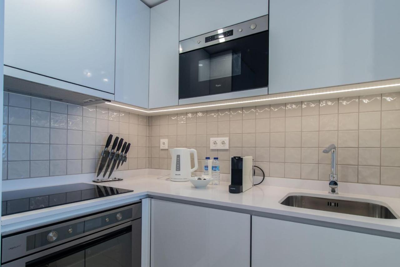 Stunning Apartment W/ Free Parking By Lovelystay Porto Buitenkant foto