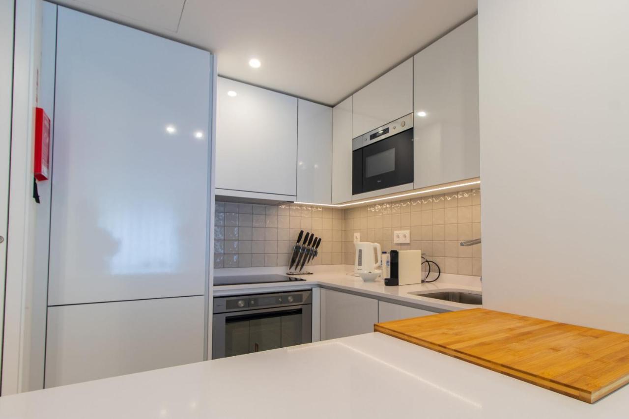 Stunning Apartment W/ Free Parking By Lovelystay Porto Buitenkant foto