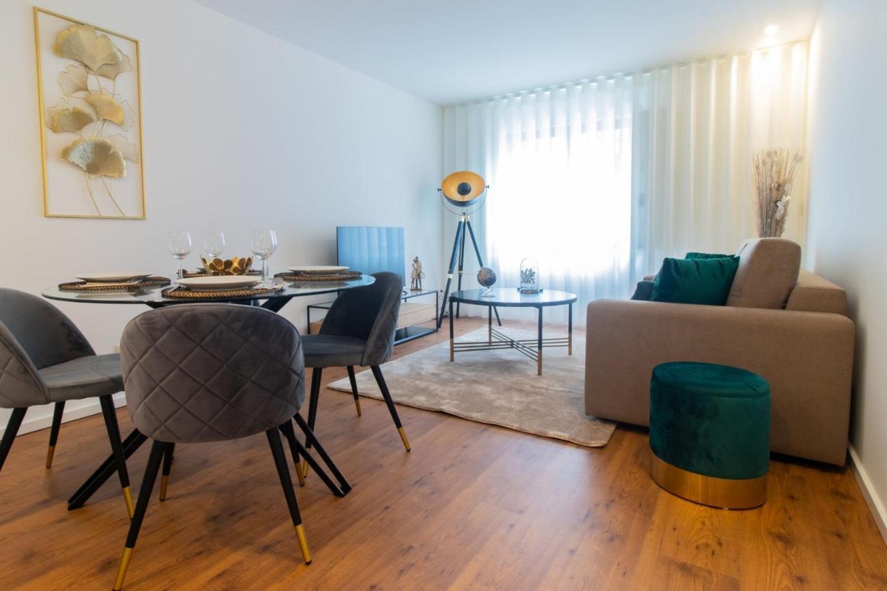 Stunning Apartment W/ Free Parking By Lovelystay Porto Buitenkant foto
