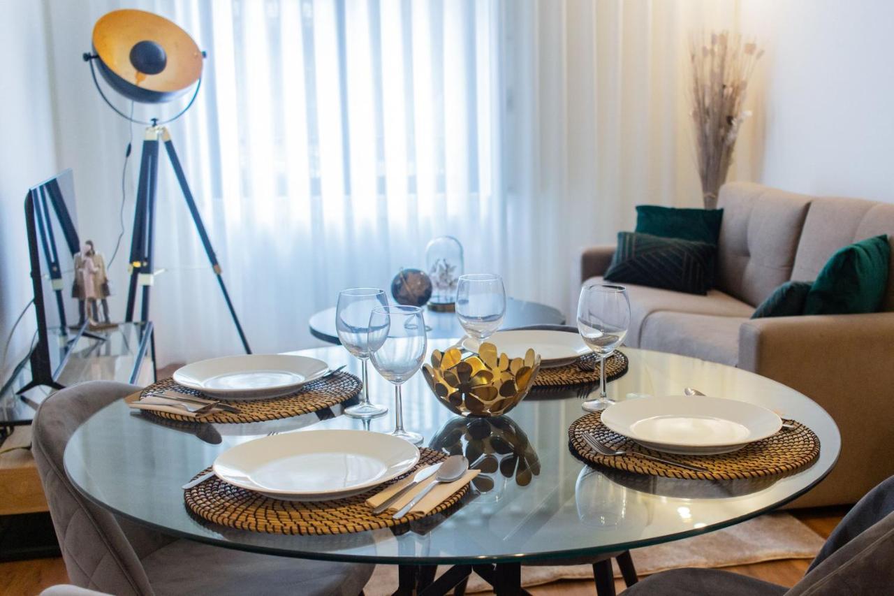 Stunning Apartment W/ Free Parking By Lovelystay Porto Buitenkant foto